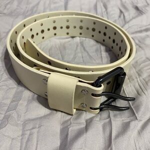 Women’s Cream Belt cabi